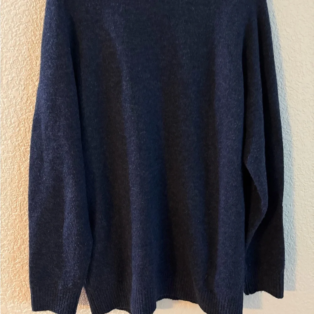 GAP classic crewneck